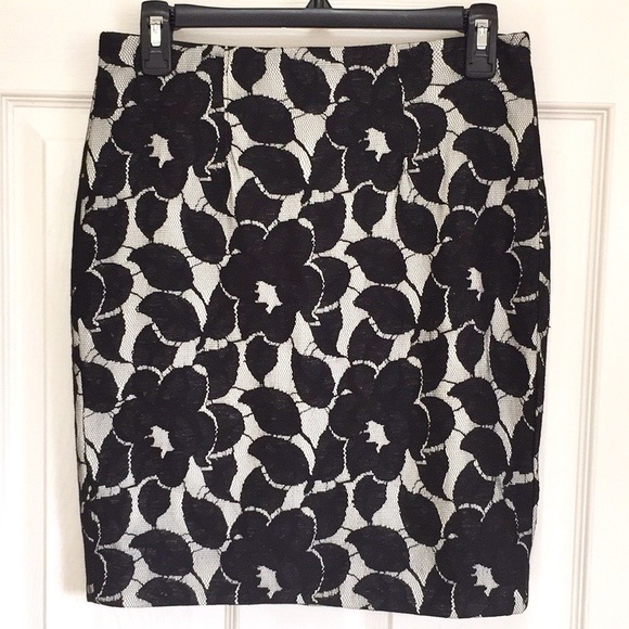 Ann Taylor Bonded Lace Pencil Skirt - Picture 8 of 14